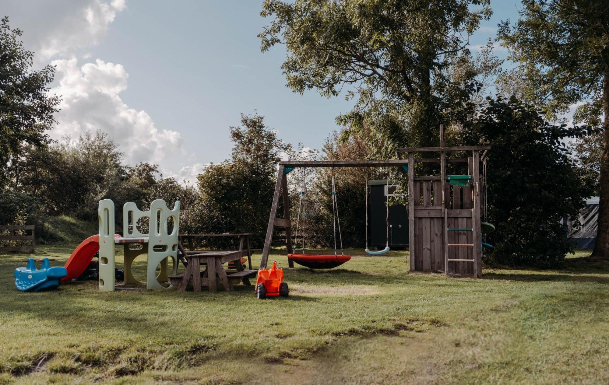 Finse Woning Op Camping De Tulpenweide Breezand ภายนอก รูปภาพ